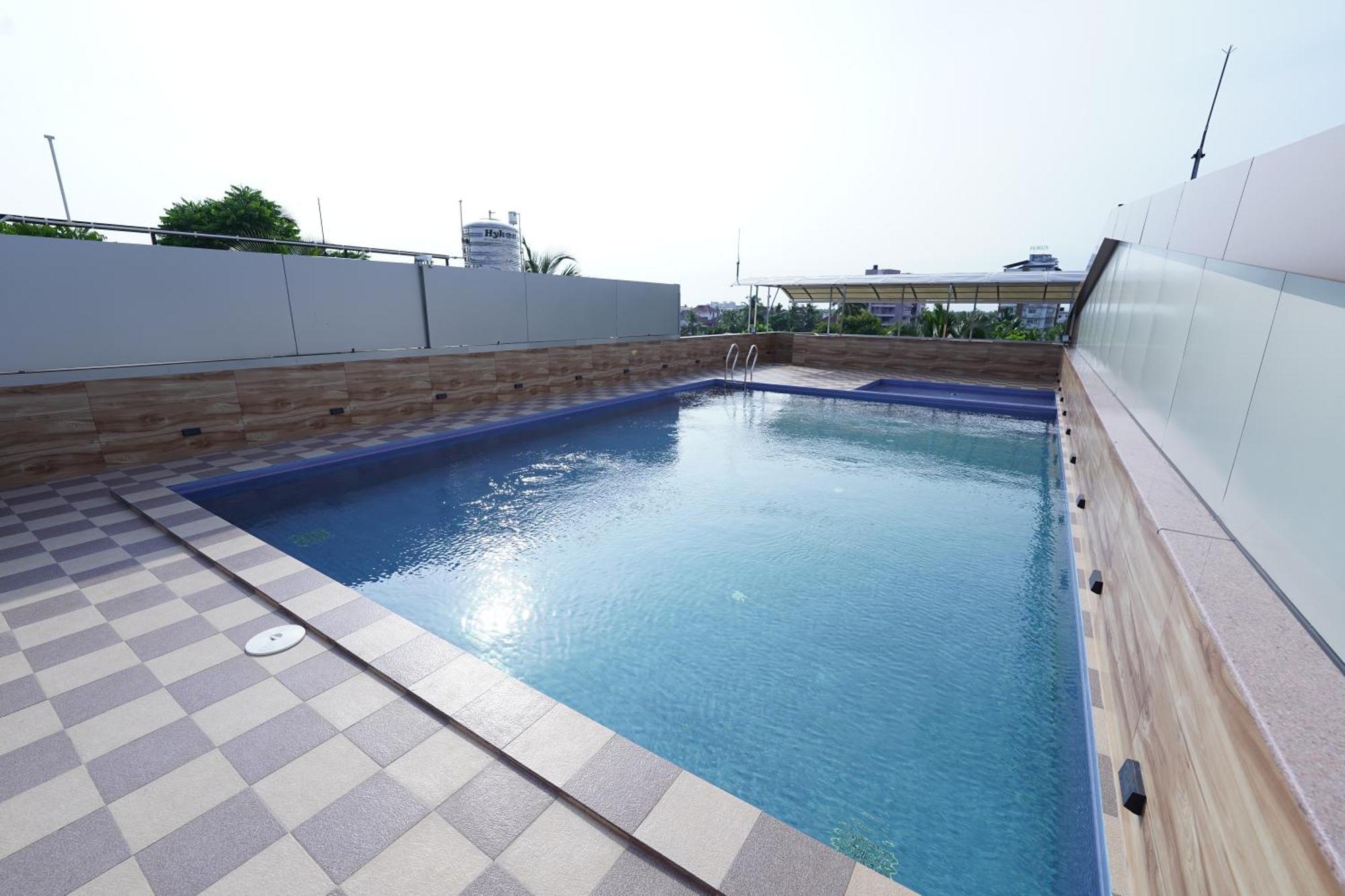 Hotel Newline Orchid Guruvayur Exterior photo